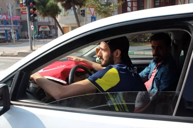 Ülkü Ocaklarından Barış Pınarı Harekatı'na Türk bayraklı destek Ülkü Ocaklarından Barış Pınarı Harekatı'na Türk bayraklı destek