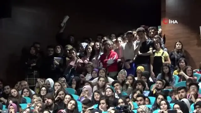 Uşak'ta İlber Ortaylı'ya yoğun ilgi Uşak'ta İlber Ortaylı'ya yoğun ilgi
