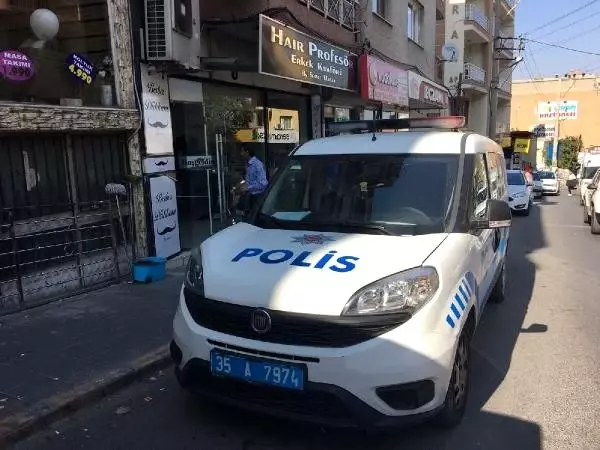 Üvey kardeşini berber koltuğunda pompalı tüfekle vurdu Üvey kardeşini berber koltuğunda pompalı tüfekle vurdu