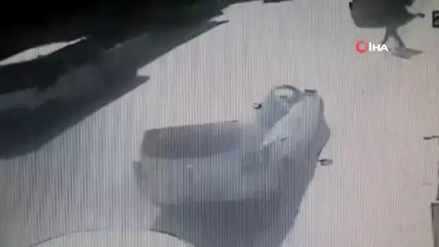 Üvey kardeşini berber koltuğunda vurup, böyle kaçtı Üvey kardeşini berber koltuğunda vurup, böyle kaçtı