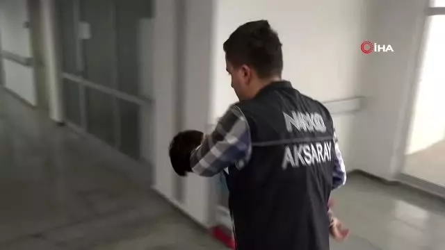 Uyuşturucu taciri suçüstü yakalandı Uyuşturucu taciri suçüstü yakalandı