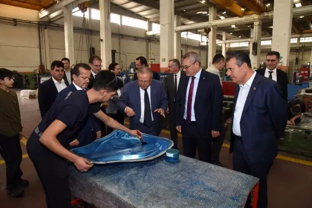 Vali Deniz sanayi tesislerinde incelemelerde bulundu Vali Deniz sanayi tesislerinde incelemelerde bulundu
