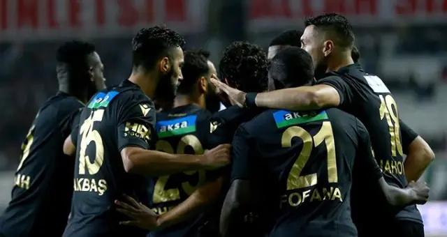 Yeni Malatyaspor, Konyaspor'u 2-0 mağlup etti! Yeni Malatyaspor, Konyaspor'u 2-0 mağlup etti!