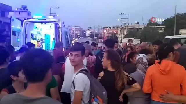 Yolun karşısına geçmeye çalışan çocuğa otomobil çarptı Yolun karşısına geçmeye çalışan çocuğa otomobil çarptı