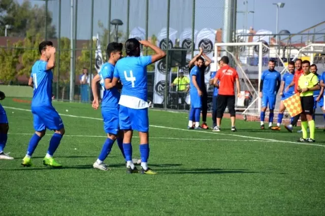 Yunusemre'den bol gollü galibiyet Yunusemre'den bol gollü galibiyet