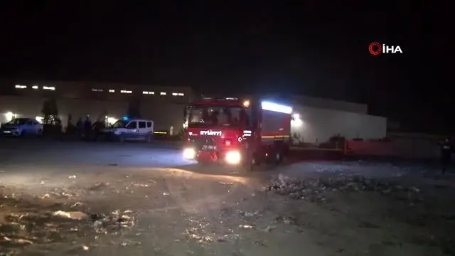 Adana'da plastik fabrikasında yangın Adana'da plastik fabrikasında yangın