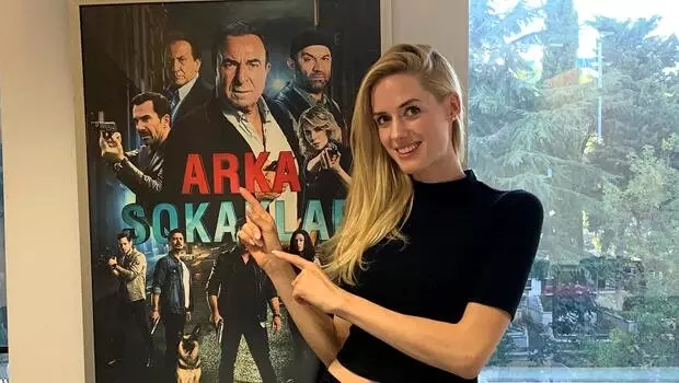Arka Sokaklar'a iki yeni oyuncu: Wilma Elles ve Mert Öcal Arka Sokaklar'a iki yeni oyuncu: Wilma Elles ve Mert Öcal