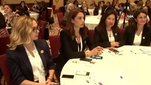 Bakan Selçuk 'İş Dünyasında Kadın İletişim Ağı' tanıtım toplantısında konuştu Bakan Selçuk 'İş Dünyasında Kadın İletişim Ağı' tanıtım toplantısında konuştu