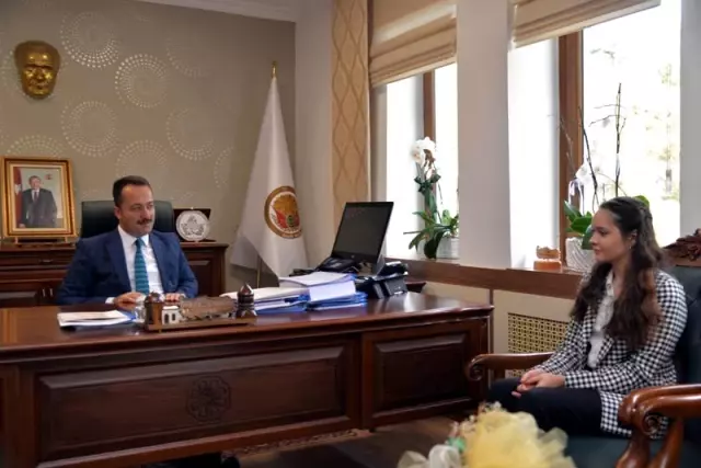 Bir günlüğüne vali olunca hayali gerçekleşti Bir günlüğüne vali olunca hayali gerçekleşti