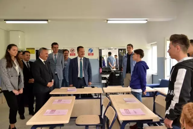 Bir günlüğüne vali olunca hayali gerçekleşti Bir günlüğüne vali olunca hayali gerçekleşti