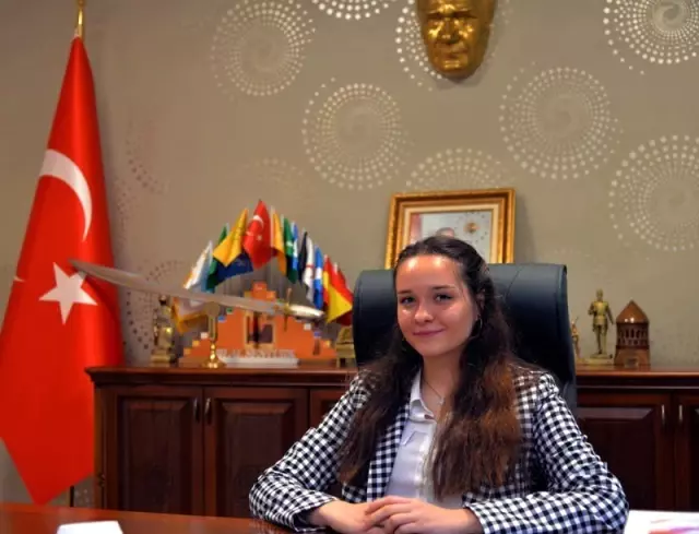 Bir günlüğüne vali olunca hayali gerçekleşti Bir günlüğüne vali olunca hayali gerçekleşti