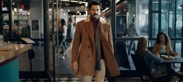 Burak Özçivit ile 'Başarıyı Üstünde Taşı' dediler Burak Özçivit ile 'Başarıyı Üstünde Taşı' dediler