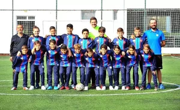 Bursa'nın yetenekli topçularına Barcelona'dan ikinci özel davet Bursa'nın yetenekli topçularına Barcelona'dan ikinci özel davet