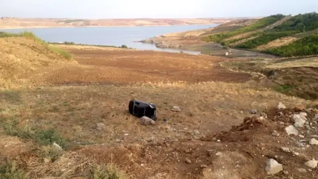 15 yaşındaki çocuk sürücünün kullandığı araç taklalar atarak tarlaya uçtu: 1 ölü, 1 yaralı 15 yaşındaki çocuk sürücünün kullandığı araç taklalar atarak tarlaya uçtu: 1 ölü, 1 yaralı