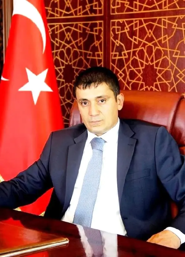 Erciş'te gözaltındaki HDP'li Çetin'in yerine Kaymakam görevlendirildi Erciş'te gözaltındaki HDP'li Çetin'in yerine Kaymakam görevlendirildi