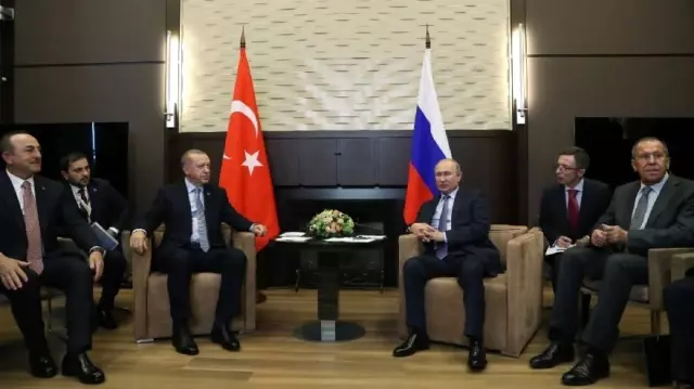 Rusya Dışişleri Bakan Yardımcısı Sıromolotov: Türkiye, Suriye'nin toprak bütünlüğünü ihlal ediyor Rusya Dışişleri Bakan Yardımcısı Sıromolotov: Türkiye, Suriye'nin toprak bütünlüğünü ihlal ediyor