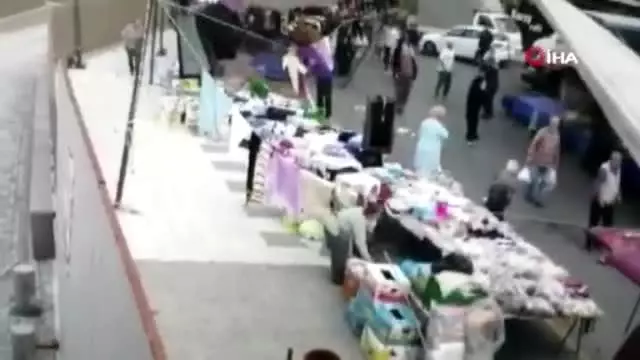 Fren yerine gaza basan sürücü otomobiliyle pazara böyle daldı Fren yerine gaza basan sürücü otomobiliyle pazara böyle daldı