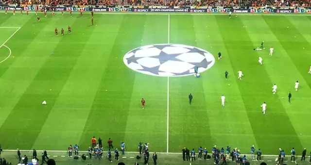 Galatasaray tribününde dikkat çeken pankartlar!