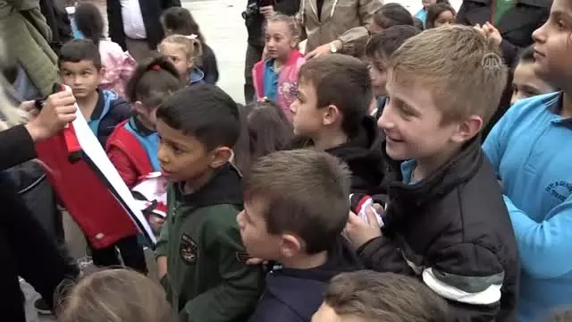Garip ve Zeycan Yıldırım Vakfı'ndan çocuklara Samsunspor forması Garip ve Zeycan Yıldırım Vakfı'ndan çocuklara Samsunspor forması