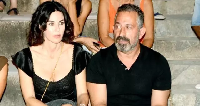 Günün bomba iddiası: Serenay Sarıkaya, Defne Samyeli ve Cem Yılmaz'ın ilişkisinin bitmesine neden oldu Günün bomba iddiası: Serenay Sarıkaya, Defne Samyeli ve Cem Yılmaz'ın ilişkisinin bitmesine neden oldu