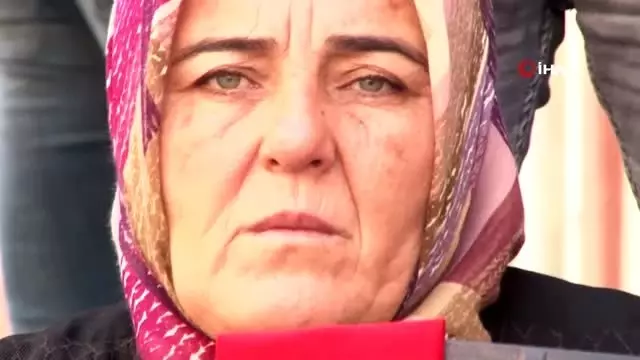 HDP önündeki ailelerin evlat nöbeti 50'nci gününde HDP önündeki ailelerin evlat nöbeti 50'nci gününde