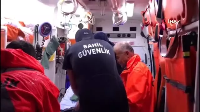 İskenderun körfezinde şiddetli yağmur ve fırtına balıkçıları canından ediyordu İskenderun körfezinde şiddetli yağmur ve fırtına balıkçıları canından ediyordu