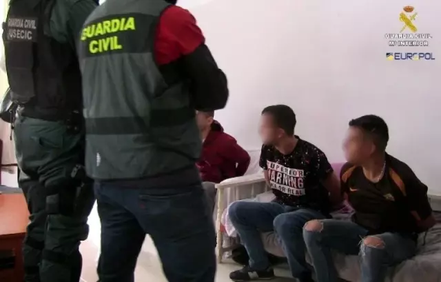 İspanya'da polis futbolcuların evlerini soyan çeteyi çökertti İspanya'da polis futbolcuların evlerini soyan çeteyi çökertti