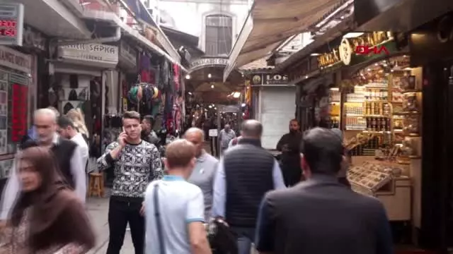 Kapalıçarşı'da tarihi kitabeye matkaplı darbeye inceleme Kapalıçarşı'da tarihi kitabeye matkaplı darbeye inceleme