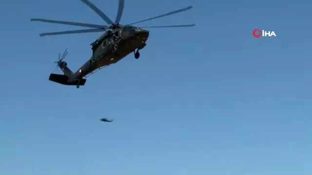 Mardin'de düzenlenen operasyonlarda 1'i sözde Viranşehir sorumlusu olmak üzere 3 terörist etkisiz... Mardin'de düzenlenen operasyonlarda 1'i sözde Viranşehir sorumlusu olmak üzere 3 terörist etkisiz...