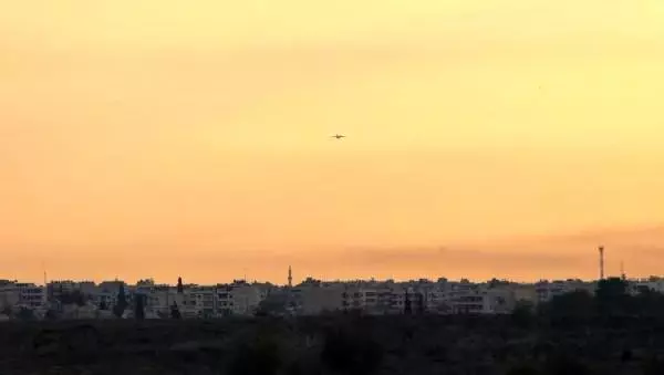 Rus askerlerini taşıyan uçak, Kamışlı'ya indi