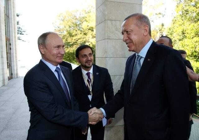 Rusya Devlet Başkanı Putin, Cumhurbaşkanı Erdoğan'ı kapıda karşıladı