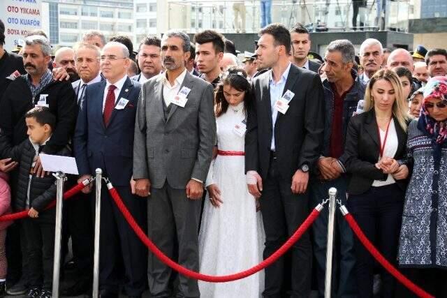 Şehide acı veda: Gelinliğiyle son yolculuğuna uğurladı