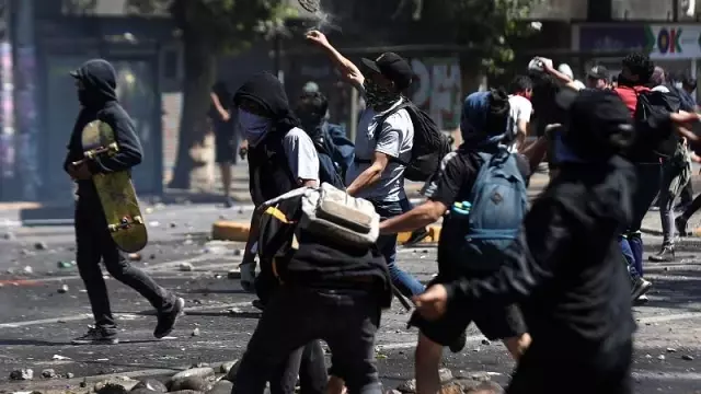 Şili Devlet Başkanı Pinera'dan ülkedeki protestolara Şili Devlet Başkanı Pinera'dan ülkedeki protestolara
