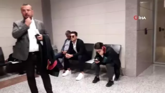 Sosyal medya fenomeni Kerimcan Durmaz, sanatçı Arto'yu Sarallar Suç Örgütü'ne şikayet ettiği... Sosyal medya fenomeni Kerimcan Durmaz, sanatçı Arto'yu Sarallar Suç Örgütü'ne şikayet ettiği...