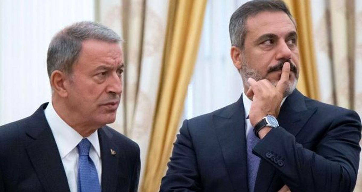 Cumhurbaşkanı Erdoğan ve Putin'in bir araya geldiği toplantıya Akar ile Fidan'ın gülümsemesi damga vurdu