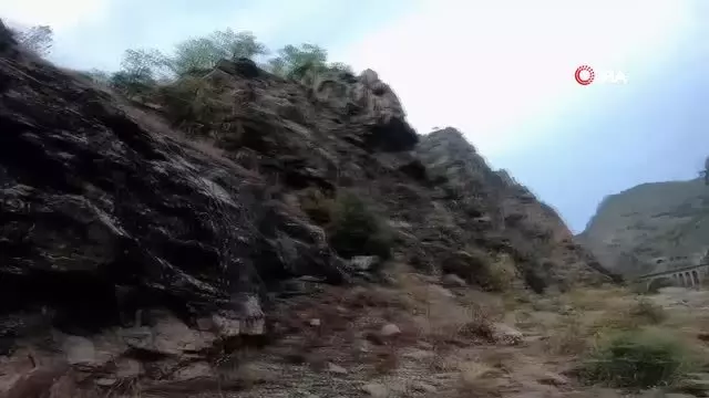 Uçurumda kalan drone'u kurtarmak için seferber oldular Uçurumda kalan drone'u kurtarmak için seferber oldular