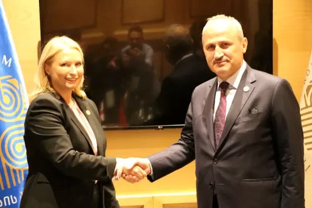 Ulaştırma ve Altyapı Bakanı Turhan Gürcistan Ekonomi Bakanı Turvana ile görüştü Ulaştırma ve Altyapı Bakanı Turhan Gürcistan Ekonomi Bakanı Turvana ile görüştü