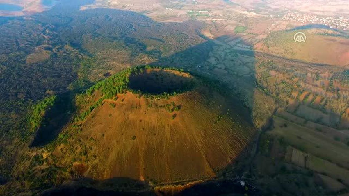 Üniversite öğrencileri, Kula-Salihli Jeoparkı'nı inceledi