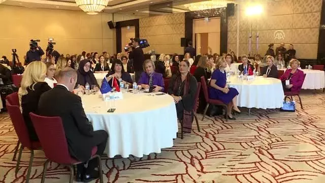 Zümrüt Selçuk: 'Ülkemizdeki işveren ve kendi hesabına çalışanlar içindeki kadın oranı yüzde 16' Zümrüt Selçuk: 'Ülkemizdeki işveren ve kendi hesabına çalışanlar içindeki kadın oranı yüzde 16'