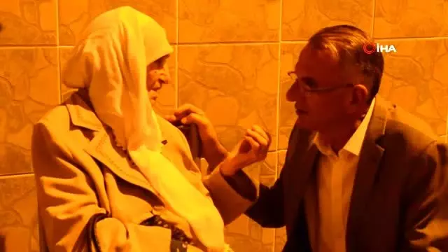94 yaşındaki kadını, çocukları sokağa attı 94 yaşındaki kadını, çocukları sokağa attı