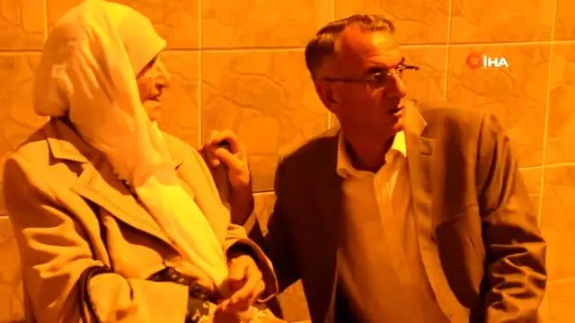 94 yaşındaki kadını, çocukları sokağa attı 94 yaşındaki kadını, çocukları sokağa attı
