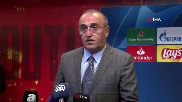 Abdurrahim Albayrak: 'Taraftarlarımızın futbolcularımıza sahip çıkması lazım' Abdurrahim Albayrak: 'Taraftarlarımızın futbolcularımıza sahip çıkması lazım'