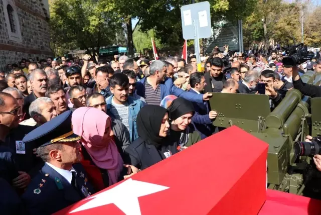 Ağrı şehidine gözü yaşlı veda
