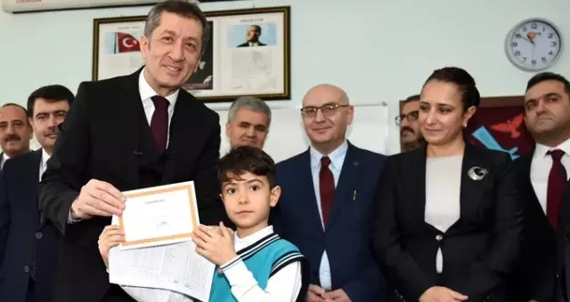 Bakanlık harekete geçti! Öğrenci karneleri değişiyor Bakanlık harekete geçti! Öğrenci karneleri değişiyor