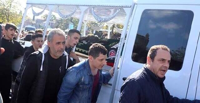 Bıçaklı saldırıda ölen genç milli futbolcu İsmail Mert son yolculuğuna uğurlandı