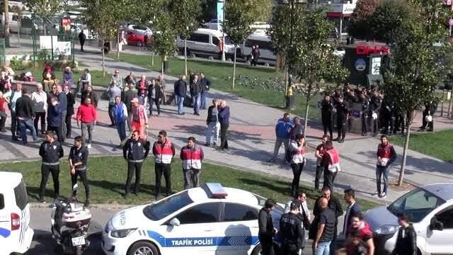 Bıçaklı saldırıda ölen genç milli futbolcu İsmail Mert son yolculuğuna uğurlandı