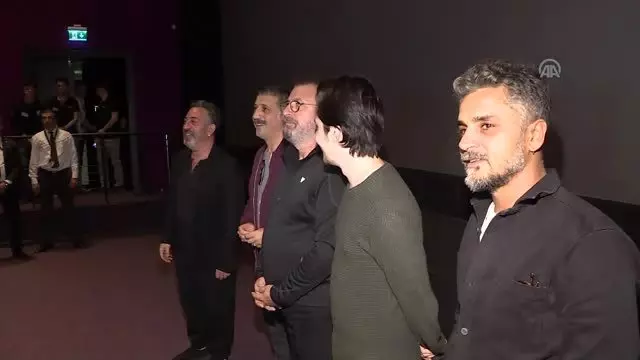 Cem Yılmaz, 'Karakomik Filmler'in Başkent gösterimine katıldı Cem Yılmaz, 'Karakomik Filmler'in Başkent gösterimine katıldı