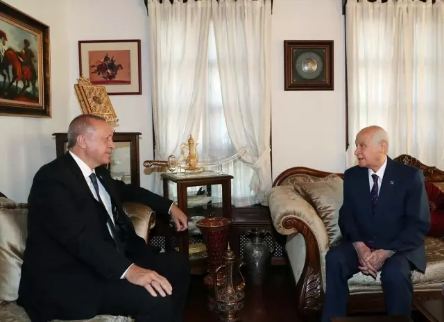 Cumhurbaşkanı Erdoğan, Bahçeli'yi evinde ziyaret etti Cumhurbaşkanı Erdoğan, Bahçeli'yi evinde ziyaret etti