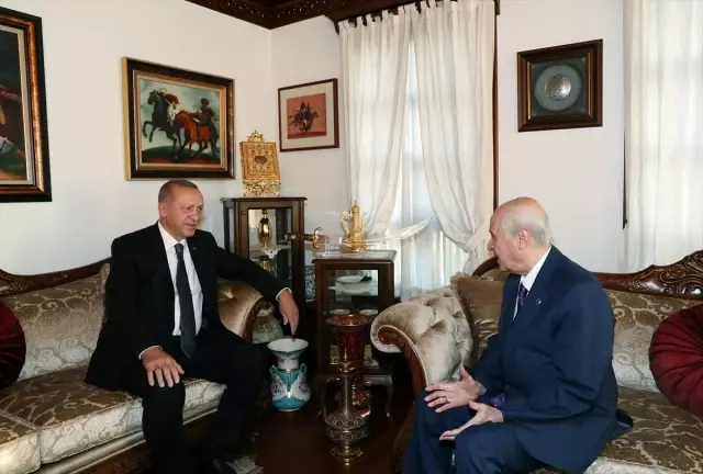 Cumhurbaşkanı Erdoğan, Bahçeli'yi evinde ziyaret etti Cumhurbaşkanı Erdoğan, Bahçeli'yi evinde ziyaret etti