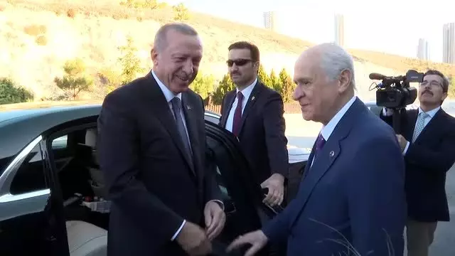 Cumhurbaşkanı Erdoğan, Bahçeli'yi ziyaret etti (2) Cumhurbaşkanı Erdoğan, Bahçeli'yi ziyaret etti (2)